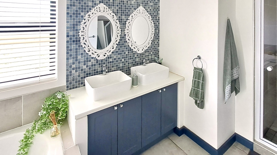 4 Bedroom Property for Sale in Country Club Western Cape